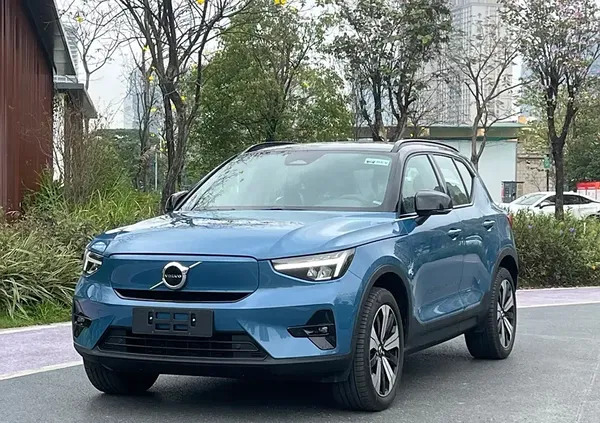 volvo mazowieckie Volvo XC 40 cena 33499 przebieg: 6500, rok produkcji 2023 z Rajgród